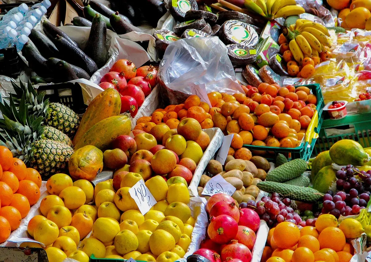 Essex Farmers' Markets vs. Farm Shops: Where to Buy Local Produce